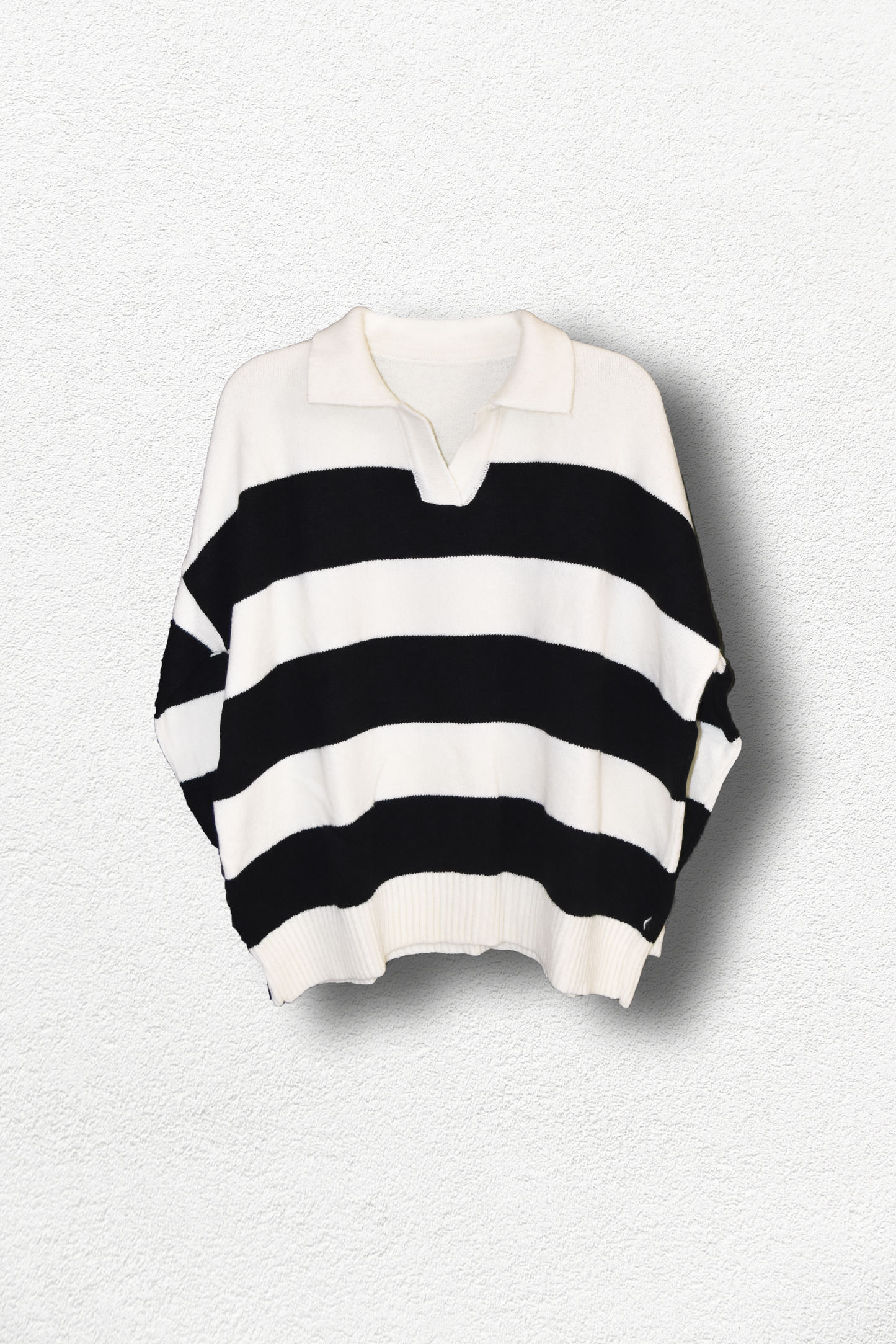 Pull Blanc À Rayures Noires Manches Longues