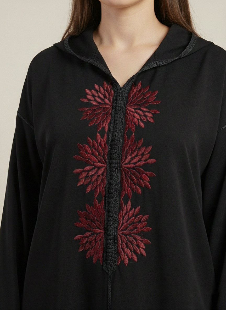 Jellaba Noire en crêpe avec broderie en bordeaux